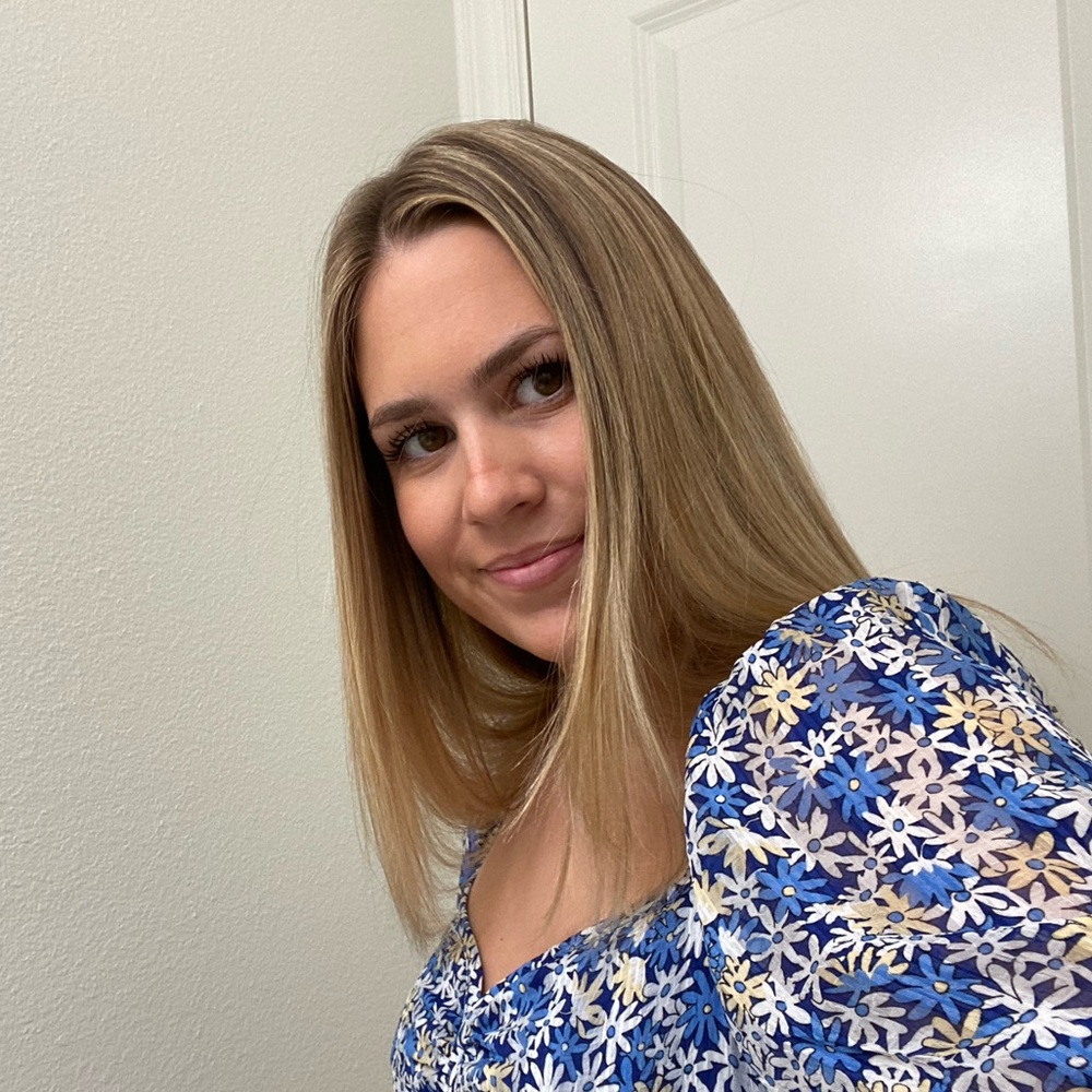 Meet your Posher, Caroline